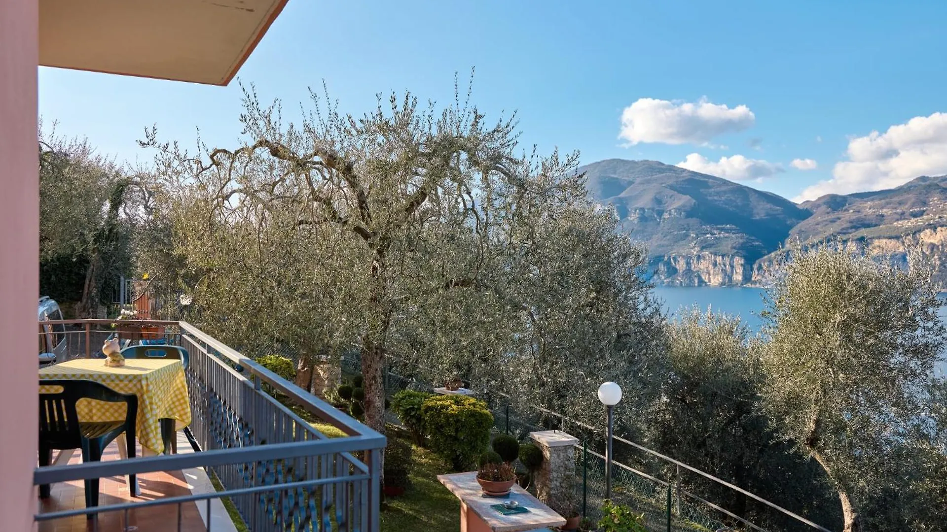 Esperia Apartment Brenzone sul Garda